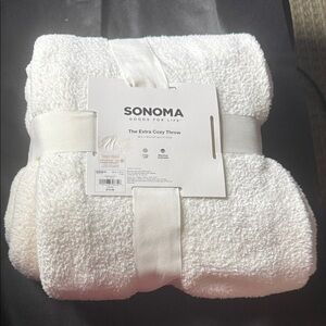 Sonoma White Plush Bath Towel
